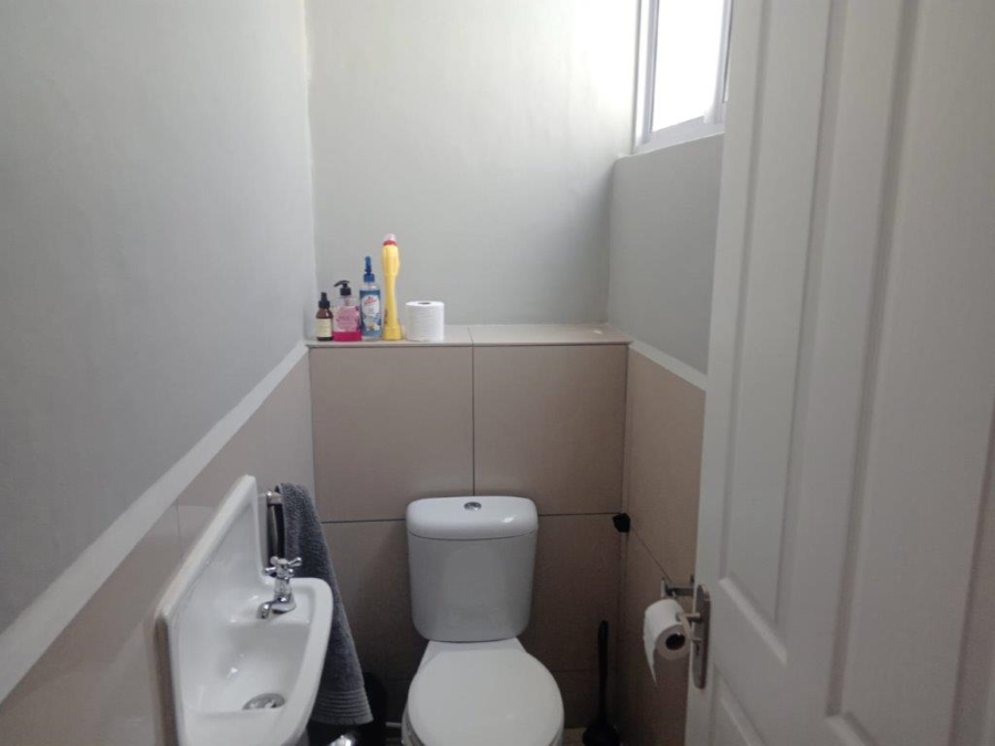 5 Bedroom Property for Sale in Ferreira Town Eastern Cape